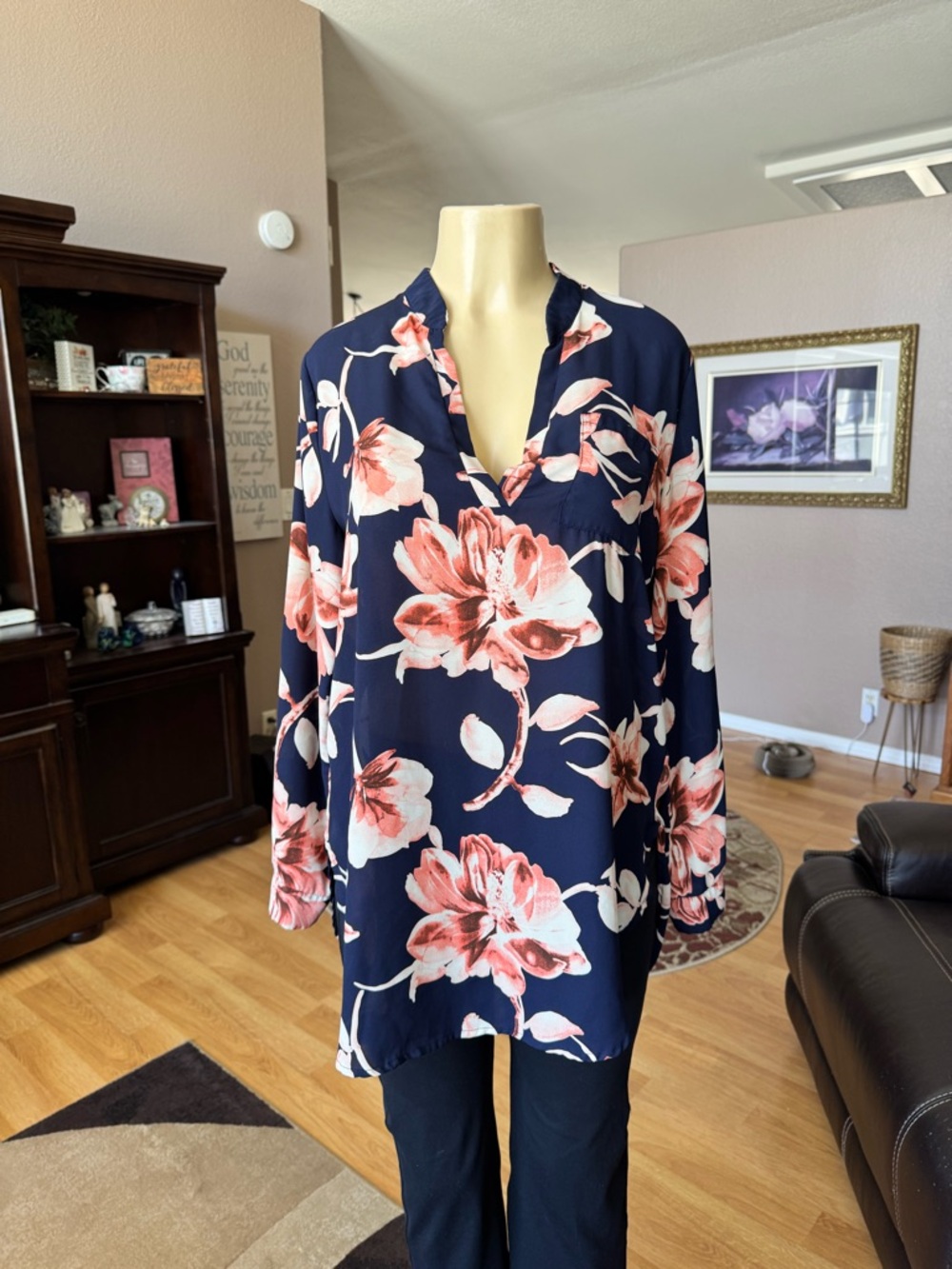 Lara Fashion navy blue & pink floral long roll tab sleeves Vneck tunic-size L